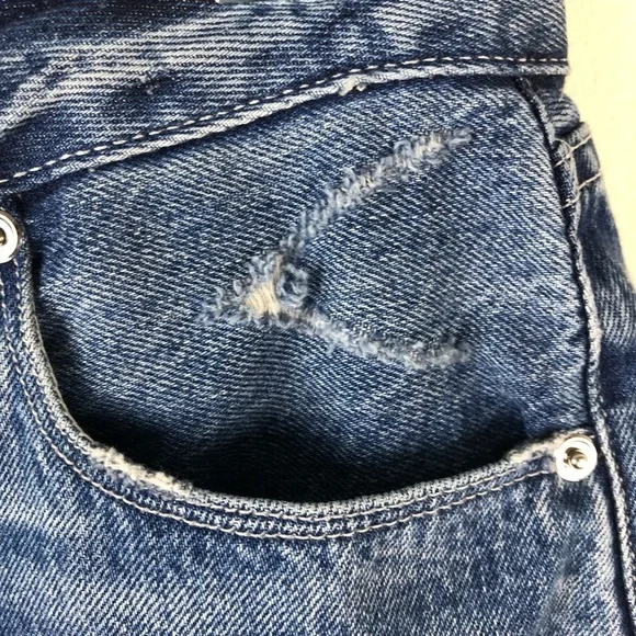 Good American- High Waist Cuttoff denim shorts - Picture 6 of 14